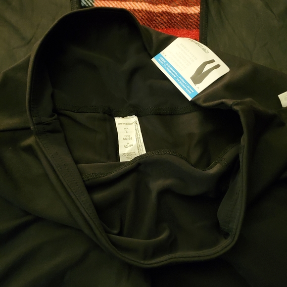 Marika Tummy Control Mid Calf Legging - Picture 2 of 7